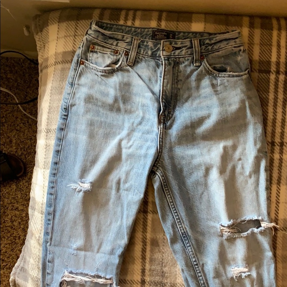 Abercrombie and Fitch Annie girlfriend jeans